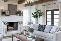 Charming Living Room Design Ideas 18