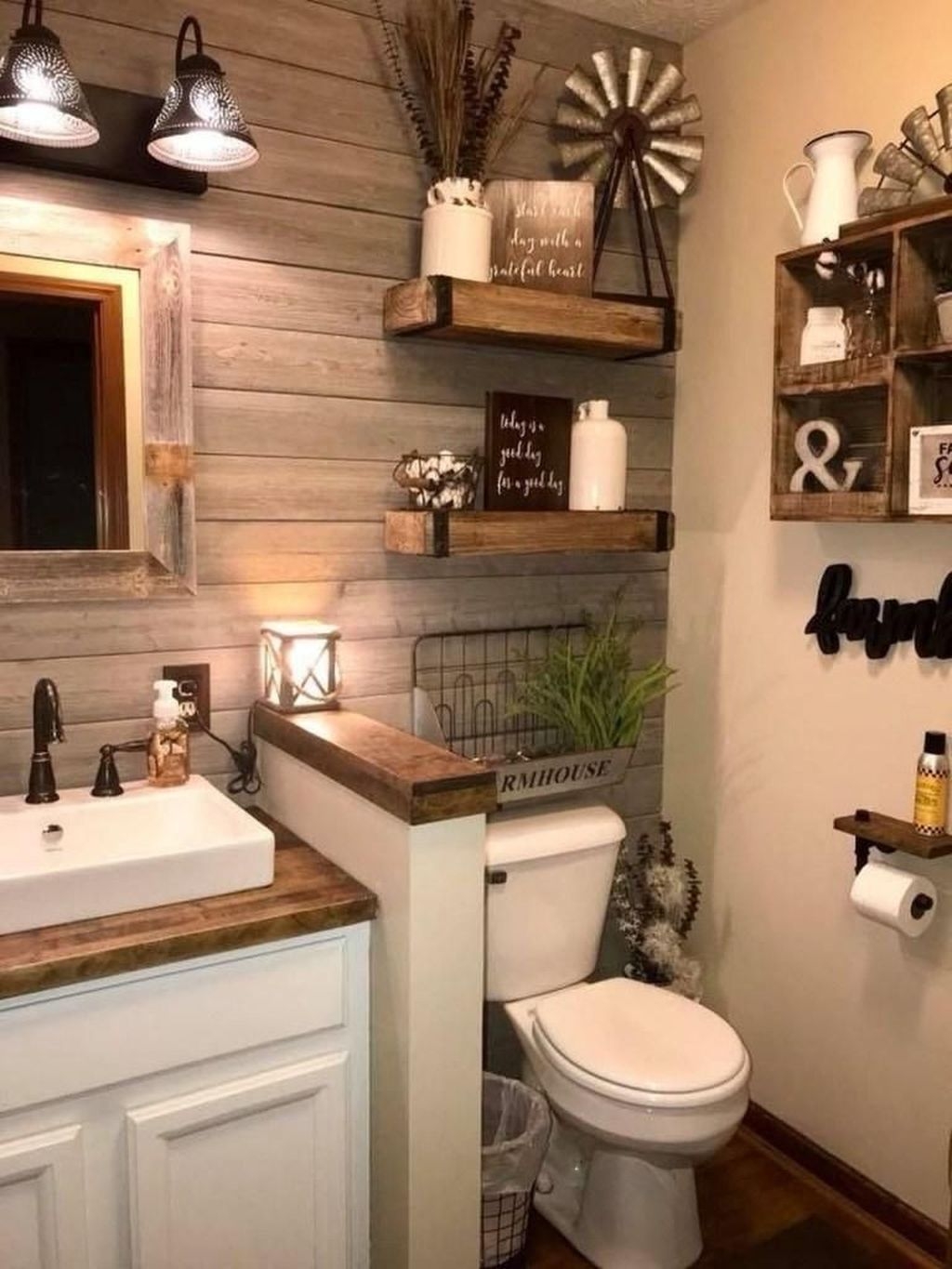 Cozy Small Bathroom Ideas With Wooden Decor 23 