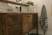 Cozy Small Bathroom Ideas With Wooden Decor 37