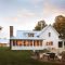 Fabulous White Farmhouse Design Ideas 10