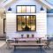Fabulous White Farmhouse Design Ideas 42