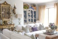 Impressive French Style Living Room Designs Ideas 35