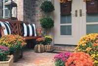 Incredible Autumn Decorating Ideas For Backyard 08