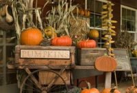 Incredible Autumn Decorating Ideas For Backyard 12