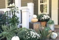 Incredible Autumn Decorating Ideas For Backyard 16