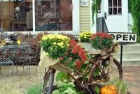 Incredible Autumn Decorating Ideas For Backyard 31