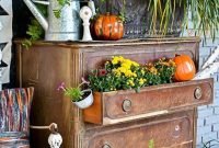 Incredible Autumn Decorating Ideas For Backyard 48