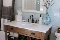 Popular Farmhouse Small Bathroom Decorating Ideas 18
