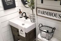 Popular Farmhouse Small Bathroom Decorating Ideas 28