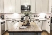 Popular Small Farmhouse Design Ideas To Style Up Your Home 29