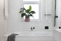 Awesome Bathroom Shower Ideas For Tiny House 13