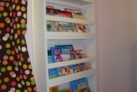 Cozy Bookcase Ideas For Kids Room 21