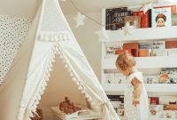 Cozy Bookcase Ideas For Kids Room 27