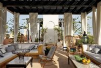 Stunning Roof Terrace Decorating Ideas That You Should Try 25