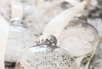 Best Home Decoration Ideas With Snowflakes And Baubles 38