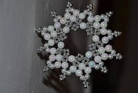 Best Home Decoration Ideas With Snowflakes And Baubles 47