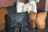 Rustic Pillows Decoration Ideas For Home 37