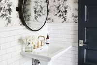 Splendid Small Bathroom Remodel Ideas For You 17