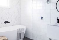 Splendid Small Bathroom Remodel Ideas For You 36