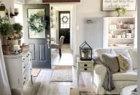 Catchy Farmhouse Decor Ideas For Living Room This Year 35