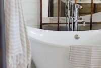 Chic Farmhouse Bathroom Desgn Ideas With Shower 12