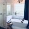 Chic Farmhouse Bathroom Desgn Ideas With Shower 29