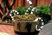 Newest Diy Outdoor Halloween Decor Ideas That Very Scary 45