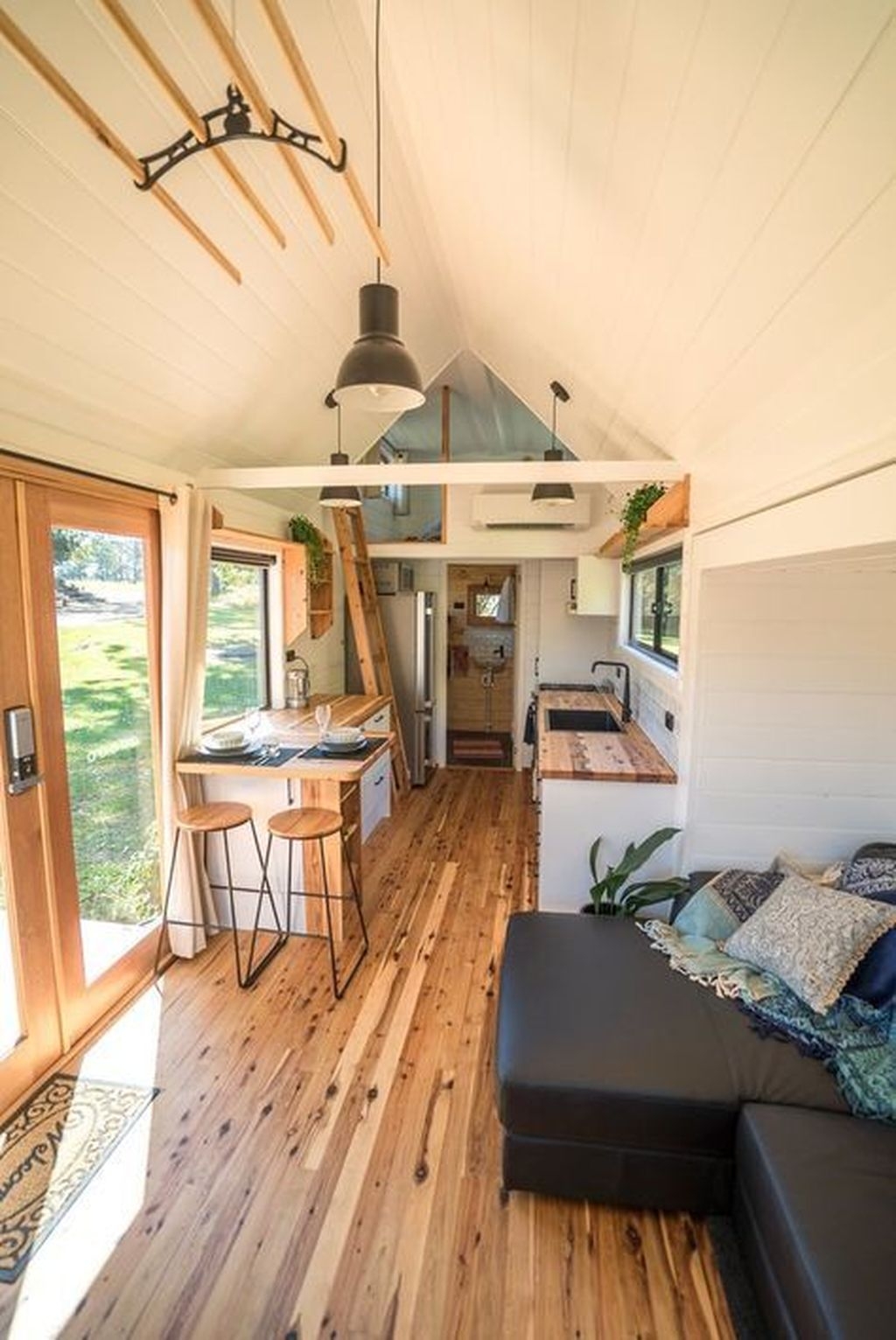 30-rustic-tiny-house-interior-design-ideas-you-must-have-trendecors