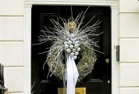 Adorable Front Door Christmas Decoration Ideas That Trend This Year 09