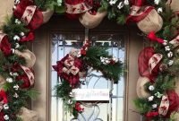 Adorable Front Door Christmas Decoration Ideas That Trend This Year 33
