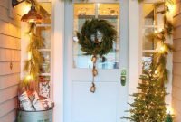Adorable Front Door Christmas Decoration Ideas That Trend This Year 39