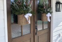 Adorable Front Door Christmas Decoration Ideas That Trend This Year 40