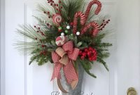 Adorable Front Door Christmas Decoration Ideas That Trend This Year 45