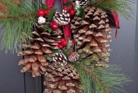 Adorable Front Door Christmas Decoration Ideas That Trend This Year 51
