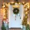 Awesome Christmas Farmhouse Porch Décor Ideas 35