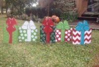 Charming Outdoor Décor Ideas For Christmas To Try 23