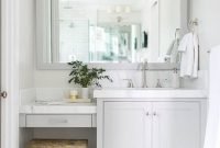 Wonderful Single Vanity Bathroom Design Ideas To Try 12