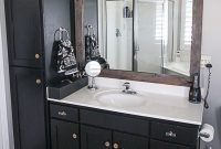 Wonderful Single Vanity Bathroom Design Ideas To Try 31