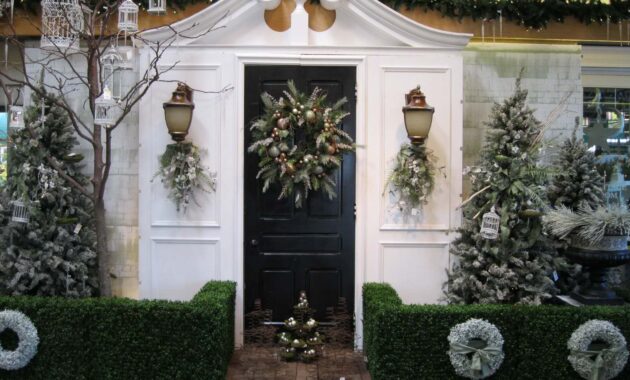 How to make your garden Christmassy
